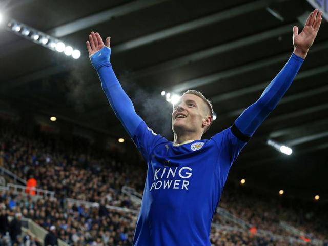 Leicester City’s Jamie Vardy celebrates scoring his team’s first goal during the EPL match against Newcastle United at St James’ Park in Newcastle-upon-Tyne, north east England, on November 21, 2015. (AFP Photo) Leicester City’s Jamie Vardy celebrates scoring his team’s first goal during the EPL match against Newcastle United at St James’ Park in Newcastle-upon-Tyne, north east England, on November 21, 2015. (AFP Photo)