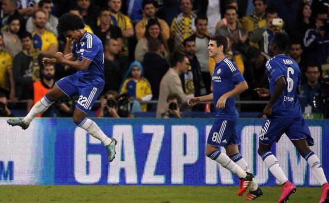 Chelsea midfielder Willian (L) celebrates with his teammates Oscar (C) and Baba Rahman (R) after scoring a goal against Maccabi Tel Aviv. (AFP Photo) Chelsea midfielder Willian (L) celebrates with his teammates Oscar (C) and Baba Rahman (R) after scoring a goal against Maccabi Tel Aviv. (AFP Photo)