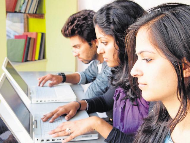 Aspirants need to keep up with the latest changes in management entrance test formats. (HT photo) Aspirants need to keep up with the latest changes in management entrance test formats. (HT photo)