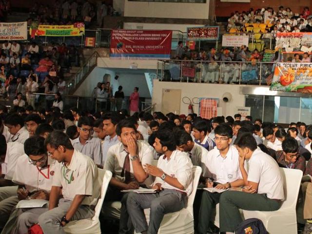The quiz commenced with the preliminary round, where the participating teams had 20 minutes to complete a set of questions. (HT PACE)