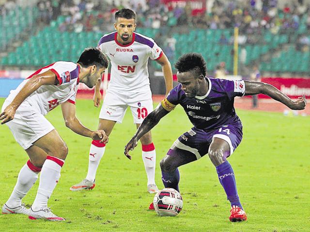 John Stiven Mendoza Valencia of Chennaiyin FC in action during match 45 of the Indian Super League (ISL) season 2 between Chennaiyin FC and Delhi Dynamos FC. (Photo: ISL/ SPORTZPICS)