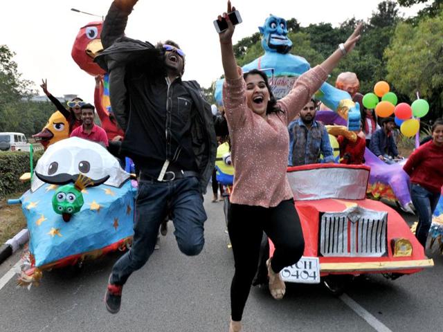The event, being organised by the UT tourism department, has seen huge crowds flocking to the Leisure Valley. (Ravi Kumar/HT)