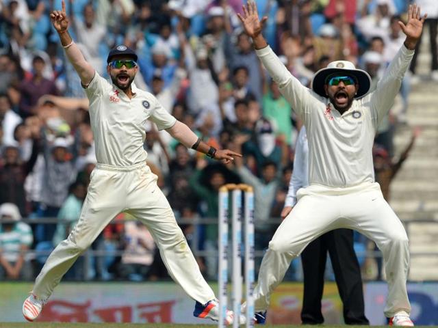 Virat Kohli (L) and Rohit Sharma appeal unsuccessfully against Faf du Plessis. (AFP Photo)