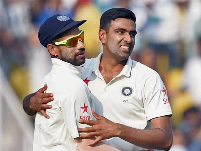 India's captain Virat Kohli (L) and Ravichandran Ashwin appeal unsuccessfully for a catch against South Africa's captain Hashim Amla on the third day of the third Test in Nagpur on November 27, 2015. (AFP Photo) India's captain Virat Kohli (L) and Ravichandran Ashwin appeal unsuccessfully for a catch against South Africa's captain Hashim Amla on the third day of the third Test in Nagpur on November 27, 2015. (AFP Photo)