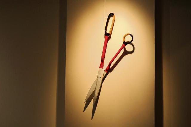 ‘Trimmer’ by Shivani Aggarwal uses yarn wrapping and sculpting fibre glass. (Saumya Khandelwal/ Hindustan Times)
