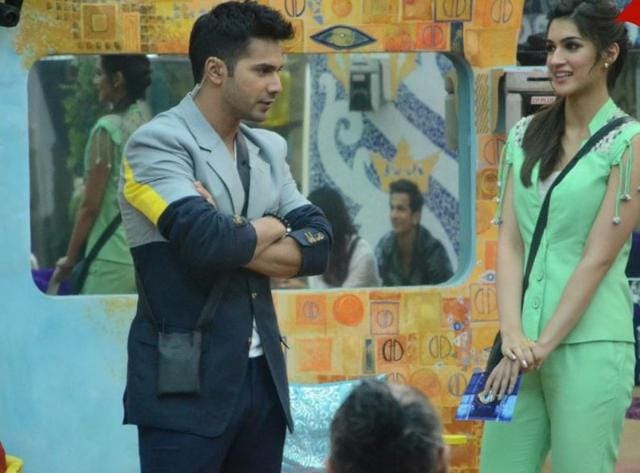 Varun Dhawan talking to the housemates. (Twitter)