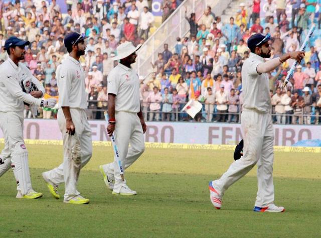 India's Ravichandran Ashwin (L) celebrates with teammates after taking the wicket of South Africa's Dane Vilas during the third day of their third test cricket match in Nagpur on November 27, 2015. (ReutersPhoto) India's Ravichandran Ashwin (L) celebrates with teammates after taking the wicket of South Africa's Dane Vilas during the third day of their third test cricket match in Nagpur on November 27, 2015. (ReutersPhoto)