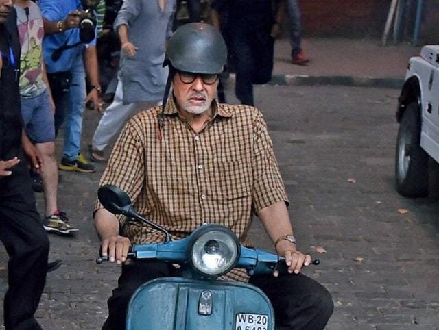 Amitabh Bachchan and Nawazuddin Siddiqui during the shooting for their upcoming film, near Victoria Memorial in Kolkata on Sunday. (PTI) Amitabh Bachchan and Nawazuddin Siddiqui during the shooting for their upcoming film, near Victoria Memorial in Kolkata on Sunday. (PTI)