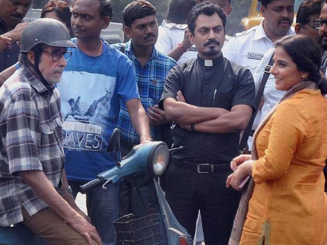 Actor Vidya Balan joins the two stars near Kolkata’s famous landmark, Victoria Memorial. (PTI)