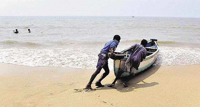 The destruction of coral reefs will have a severe impact on the livelihood of fisherfolk because they are homes and nursery grounds to many fish species. (HT File Photo/ Vidya Subramanian)
