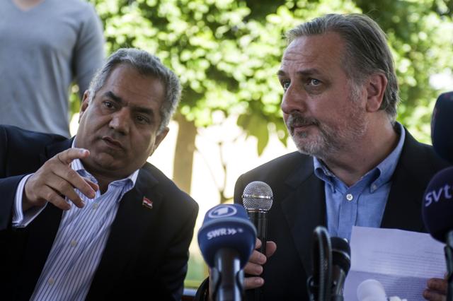 Egypt's Minister of Antiquities Mamduh al-Damati (L) and British Egyptologist Nicholas Reeves (R) attend a joint press conference in Luxor, 500 kms south of Cairo. (AFP Photo) Egypt's Minister of Antiquities Mamduh al-Damati (L) and British Egyptologist Nicholas Reeves (R) attend a joint press conference in Luxor, 500 kms south of Cairo. (AFP Photo)