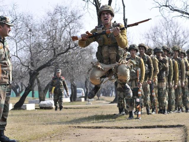 Many believe the youths are looking up to the army as a window to a secure future and normal life. (Waseem Andrabi/HT Photo)