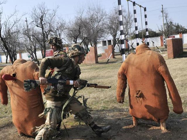 The JAKLI, which consists of volunteers from the state, has 50% Muslims, besides members of other ethnic groups. (Waseem Andrabi/HT Photo)