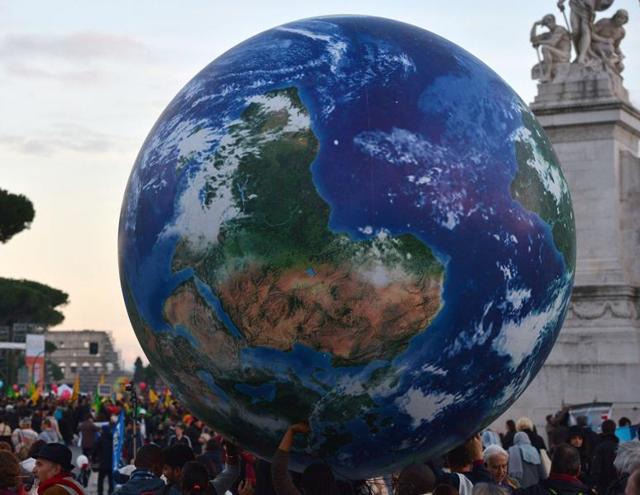 A deal in Paris on climate change would be crucial since the current commitments on greenhouse gas emissions run out in 2020. (REUTERS) A deal in Paris on climate change would be crucial since the current commitments on greenhouse gas emissions run out in 2020. (REUTERS)