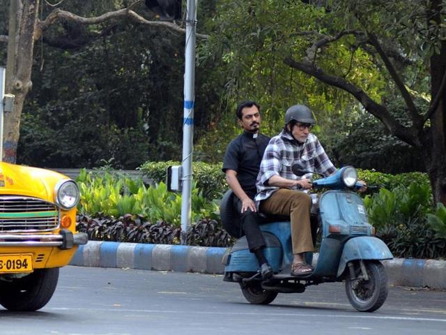 Big B and Siddiqui shooting for their film on the roads of Kolkata. The crew is shooting extensively for the film in various parts of the city. (IANS)