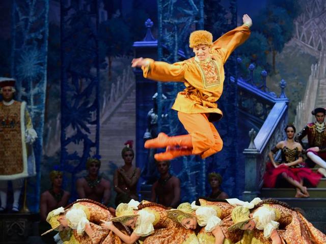 Russian great Tchaikovsky’s ballet The Nutcracker performed by the dancers of Hungarian National Ballet. (AFP)