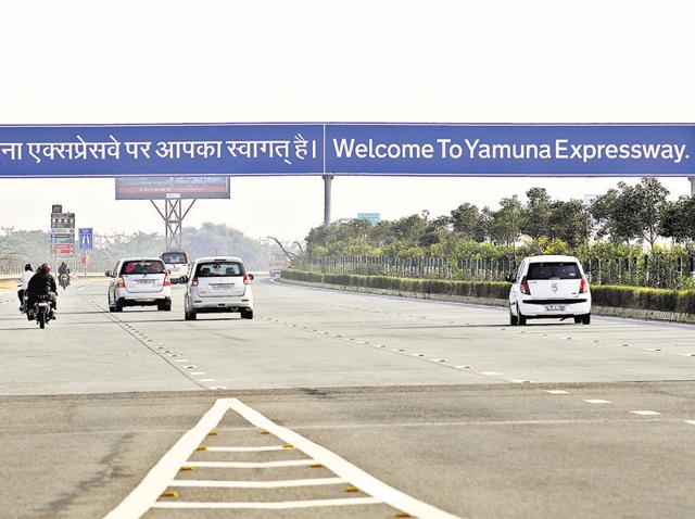 The suggestions to reduce accidents include educating commuters on the dangers of speeding, apart from action against offenders and improving road engineering. (HT File Photo) The suggestions to reduce accidents include educating commuters on the dangers of speeding, apart from action against offenders and improving road engineering. (HT File Photo)