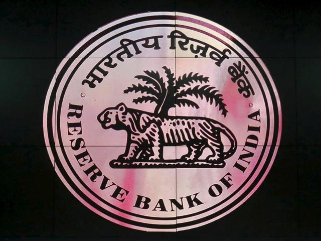 Early signs of a turnaround are visible in some export sectors such as readymade garments, pharmaceuticals and electronics despite persistent weakness in global trade, the Reserve Bank said on Tuesday. (REUTERS)