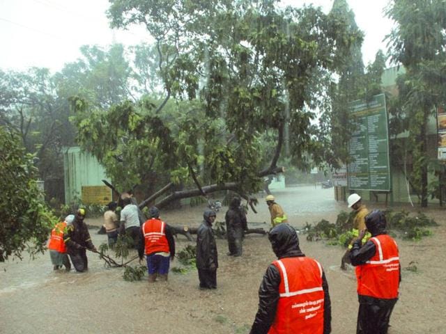 The Met office has said that the weather patterns are due to a slow moving depression over southwest Bay of Bengal. (HT Photo)