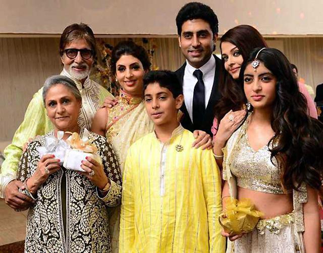 Navya Naveli with Amitabh Bachchan, Jaya Bachchan, Shweta Nanda, Agastya Nanda, Abhishek Bachchan and Aishwarya Rai Bachchan. Navya Naveli with Amitabh Bachchan, Jaya Bachchan, Shweta Nanda, Agastya Nanda, Abhishek Bachchan and Aishwarya Rai Bachchan.