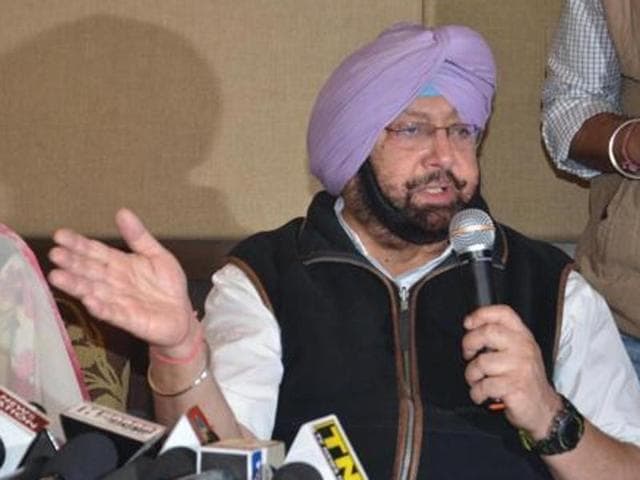 The Amritsar MP was in Amritsar on Wednesday to pay obeisance at the Golden Temple and Durgiana Mandir along with the party’s campaign committee chairman and Rajya Sabha member Ambika Soni and 37 party MLAs. (HT Photo) The Amritsar MP was in Amritsar on Wednesday to pay obeisance at the Golden Temple and Durgiana Mandir along with the party’s campaign committee chairman and Rajya Sabha member Ambika Soni and 37 party MLAs. (HT Photo)