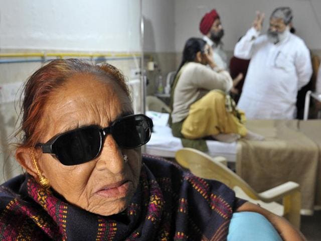 Fifteen patients were admitted at Chandigarh’s PGIMER last week after they suffered eye infection after cataract removal surgery at Ambala.(Gurpreet Singh/HT Photo)