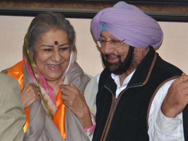 Newly-appointed Punjab Congress President and MP Captain Amarinder Singh and chairperson of the Congress Campaign Committee Ambika Soni during in Amritsar on Wednesday. (HT Photo) Newly-appointed Punjab Congress President and MP Captain Amarinder Singh and chairperson of the Congress Campaign Committee Ambika Soni during in Amritsar on Wednesday. (HT Photo)