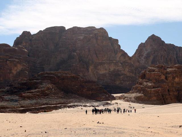 Hikers walk in the Wadi Hudra area in South Sinai, Egypt, November 21, 2015.  (REUTERS) 