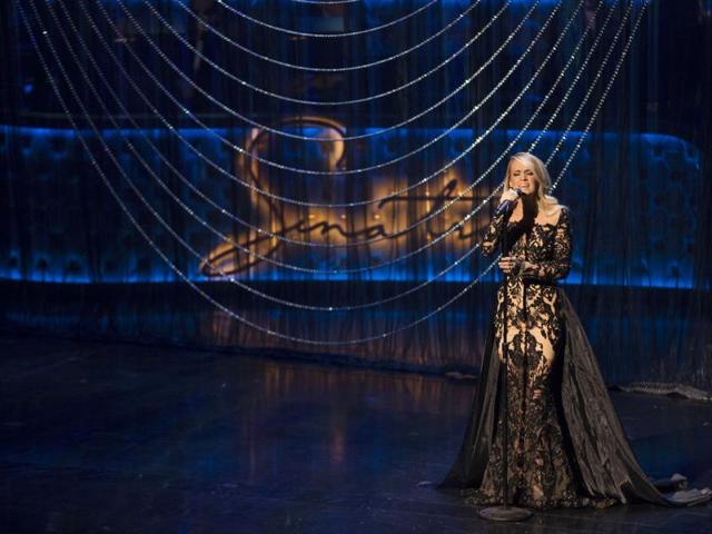 Carrie Underwood delivers a heartfelt performance at the tribute concert for Frank Sinatra’s 100th birth anniversary in Las Vegas. (AP) Carrie Underwood delivers a heartfelt performance at the tribute concert for Frank Sinatra’s 100th birth anniversary in Las Vegas. (AP)