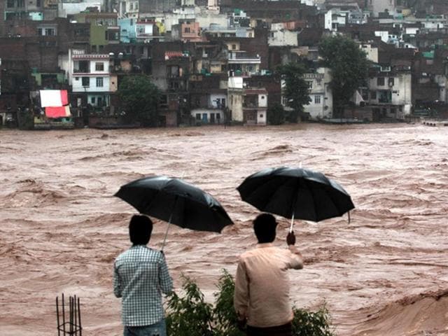 Incessant rains and flooding across Jammu and Kashmir in September 2014 had battered the state.(AFP)
