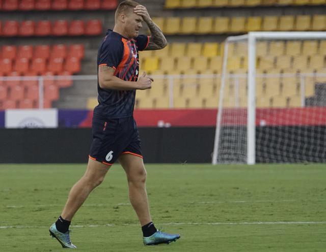 Delhi Dynamos player John Arne Riise during a practice session. (Pratham Gokhale/HT Photo) Delhi Dynamos player John Arne Riise during a practice session. (Pratham Gokhale/HT Photo)
