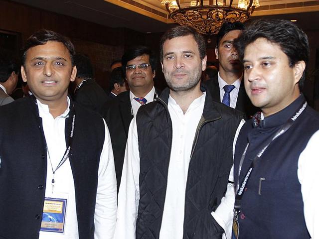 Uttar Pradesh chief minister Akhilesh Yadav with Congress vice-president Rahul Gandhi and Congress MP Jyotiraditya Scindia at the Hindustan Times Leadership Summit, in New Delhi. (Raj K Raj/HT Photo)