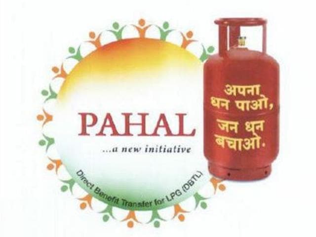 Under Pratyaksha Hastaantarit Laabh (PAHAL), Hindi for the DBTL scheme, users get LPG cylinders at market price and receive subsidy as per their entitlement directly in their bank accounts.(Twitter)