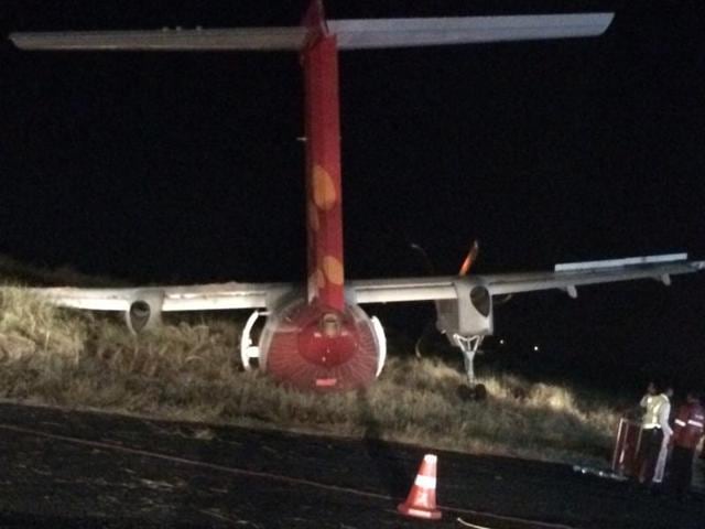 The Dumna airport remained closed on Saturday after a SpiceJet aircraft with 53 people aboard skidded off the runway while landing on Friday evening. (HT Photo) The Dumna airport remained closed on Saturday after a SpiceJet aircraft with 53 people aboard skidded off the runway while landing on Friday evening. (HT Photo)