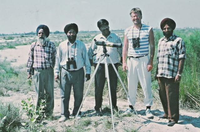 Undeland with officials at Harike in summer, 1997. (Photo by Gurmit Singh) Undeland with officials at Harike in summer, 1997. (Photo by Gurmit Singh)