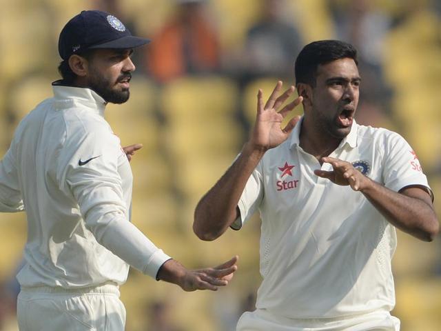 India's Ravichandran Ashwin (R) celebrates with teammate Murali Vijay after taking the wicket of South Africa's Dean Elgar during play on the second day of the third Test cricket match between India and South Africa at The Vidarbha Cricket Association Stadium in Nagpur on November 26, 2015. (AFP Photo) India's Ravichandran Ashwin (R) celebrates with teammate Murali Vijay after taking the wicket of South Africa's Dean Elgar during play on the second day of the third Test cricket match between India and South Africa at The Vidarbha Cricket Association Stadium in Nagpur on November 26, 2015. (AFP Photo)