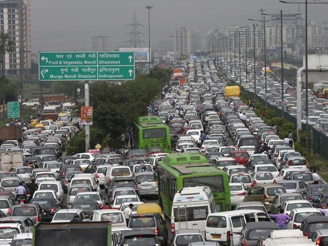 The Delhi government announced the scheme as part of their measures to reduce the toxic air in the city.(HT Photo) The Delhi government announced the scheme as part of their measures to reduce the toxic air in the city.(HT Photo)