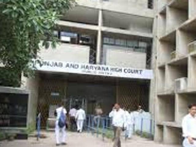 Acting on the petition, the court bench of justice SK Mittal and justice Shekher Dhawan has sought a response from the state government and the postal department by January 11, 2016.(HT Photo)