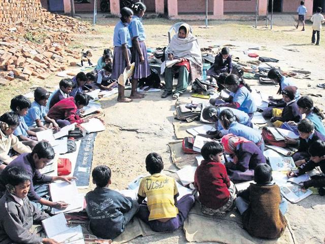 Students at a government primary school near Ranchi. (Diwakar Prasad/HT photo) Students at a government primary school near Ranchi. (Diwakar Prasad/HT photo)