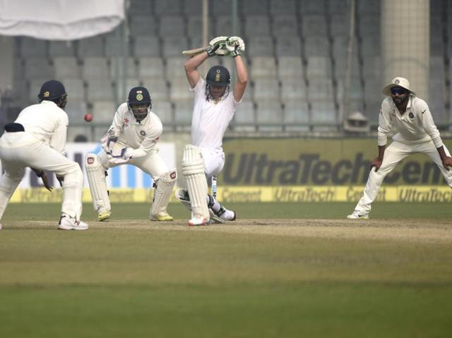 AB De Villiers surrounded by Indian fielders, at the Feroz Shah Kotla ground during the India-South Africa last Test match of the series, in New Delhi. (Vipin Kumar/HT Photo) AB De Villiers surrounded by Indian fielders, at the Feroz Shah Kotla ground during the India-South Africa last Test match of the series, in New Delhi. (Vipin Kumar/HT Photo)