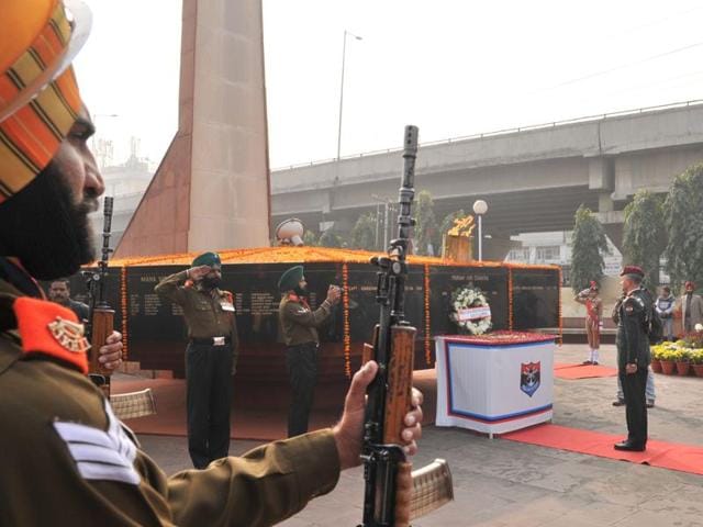 Armed Forces Flag Day was observed in Jalandhar to pay tribute to the war heroes on Monday. (Pardeep Pandit/HT Photo)