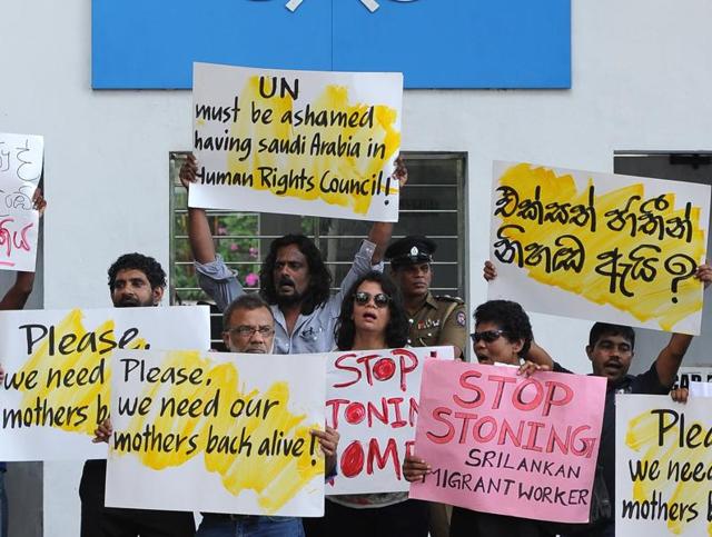 Sri Lankan activists stage a demonstration outside the UN offices in Colombo on December 3, 2015, protesting the death sentence passed by Saudi authorities on a Sri Lankan women employee. (AFP) Sri Lankan activists stage a demonstration outside the UN offices in Colombo on December 3, 2015, protesting the death sentence passed by Saudi authorities on a Sri Lankan women employee. (AFP)