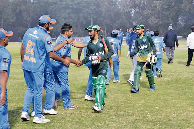 The India and Pakistan physically challenged cricket teams during the third T20 match of the series on December 7, 2015.(HT Photo)