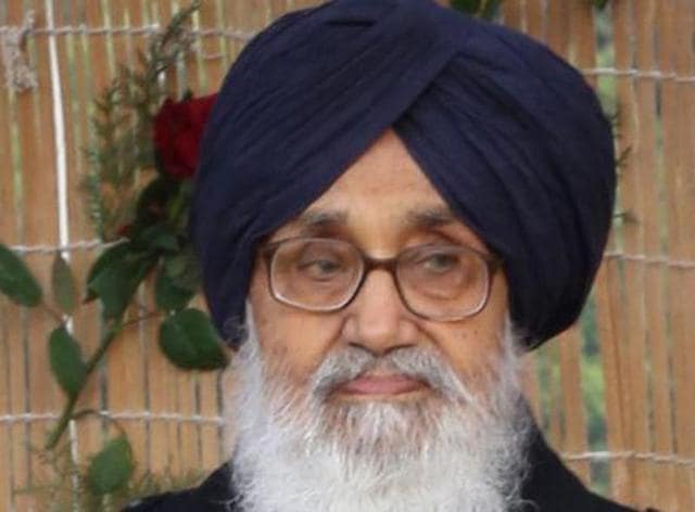 Badal offered prayers at New Delhi’s Bangla Sahib Gurdwara with family members and close aides. (HT Photo) Badal offered prayers at New Delhi’s Bangla Sahib Gurdwara with family members and close aides. (HT Photo)