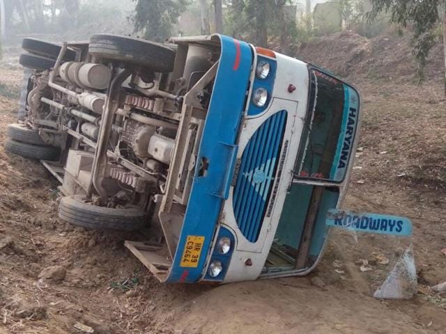 “The incident happened at 6:15 am. When I crossed Hisar city, I spotted a truck and a bike coming speedily from the wrong side of the road. As I tried to save them, I lost control over the bus and it overturned,” the bus driver said.(HT Photo)