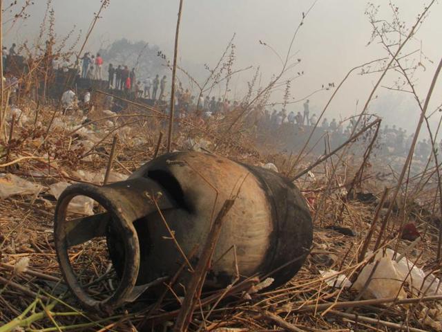 While the residents claimed that nearly 10 to 15 cylinder blasts led to the blaze, fire officials said it was unlikely that cylinder blasts were the cause. (Pramod Thakur/ HT Photo)