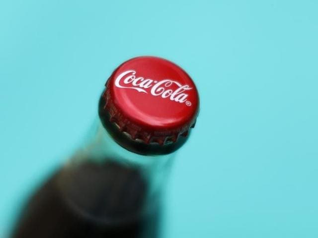 Coca-Cola Enterprises, along with Kellogg and Sony, are among a group of companies who have pledged to cut their carbon emissions by committing to targets certified by independent assessors. (REUTERS Photo)
