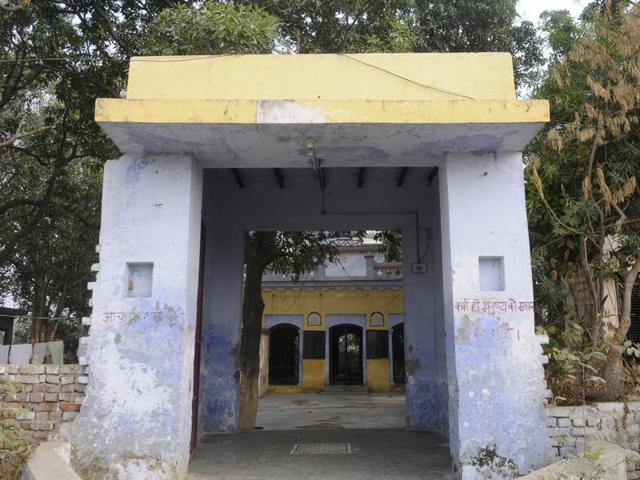 View of a temple in Bisada village. A woman priest has postponed a controversial “purification” ritual she had proposed at the village in Uttar Pradesh. (Sunil Ghosh / HT Photo) View of a temple in Bisada village. A woman priest has postponed a controversial “purification” ritual she had proposed at the village in Uttar Pradesh. (Sunil Ghosh / HT Photo)