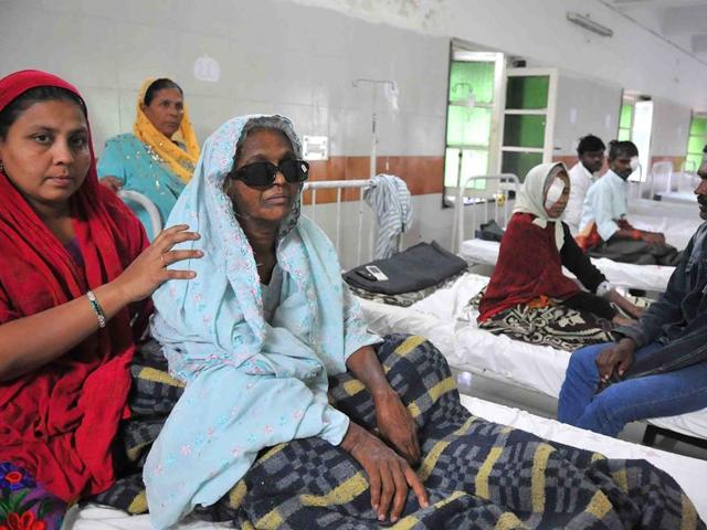 (L-R) Baitul Bi, Dabku Bai and Namdev Mali undergo treatment at MY Hospital after the botched cataract surgery at Barwani district hospital.(Shankar Mourya/HT photo)