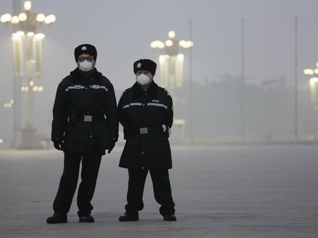 Beijing Smog First Ever Red Alert For Air Pollution Issued Hindustan Times 3172